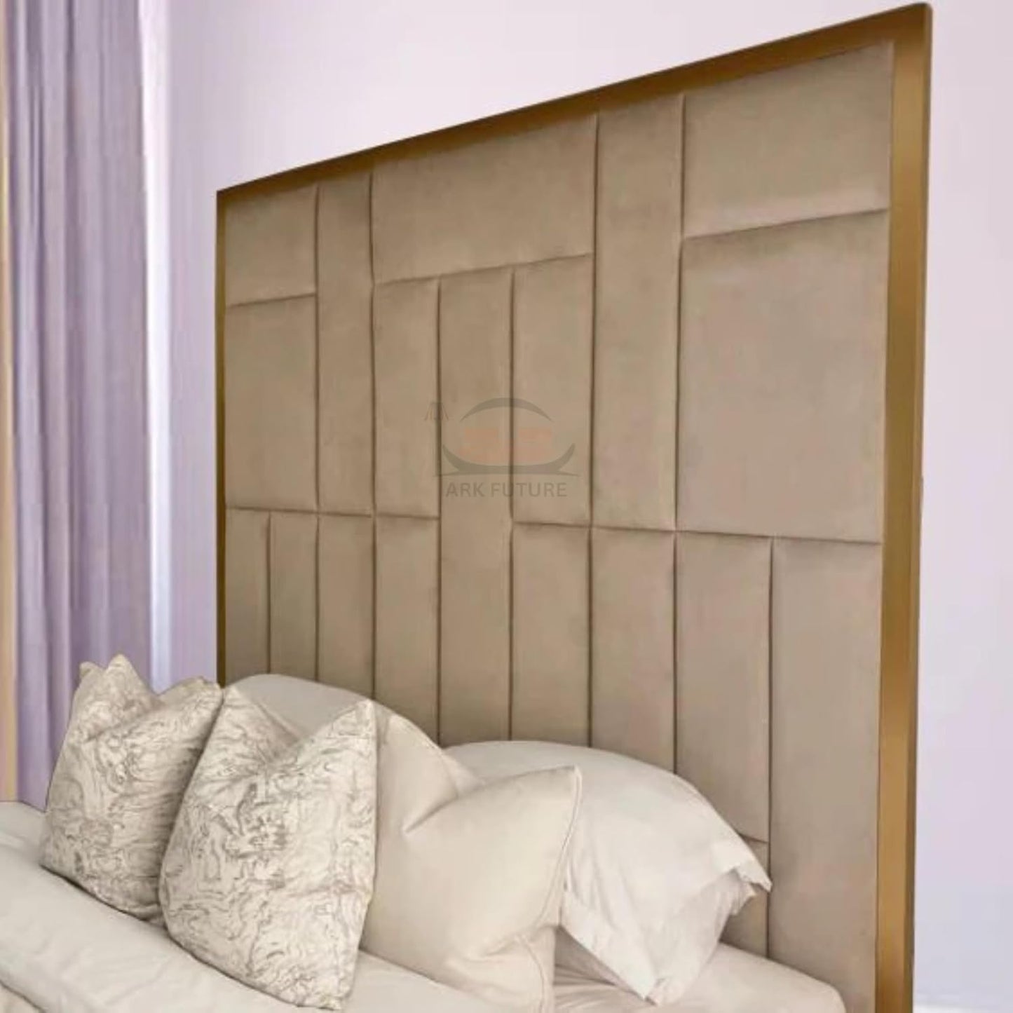 Royal Raimant Traditional Wood Panel Bed Frame – Elegant Bedroom Design