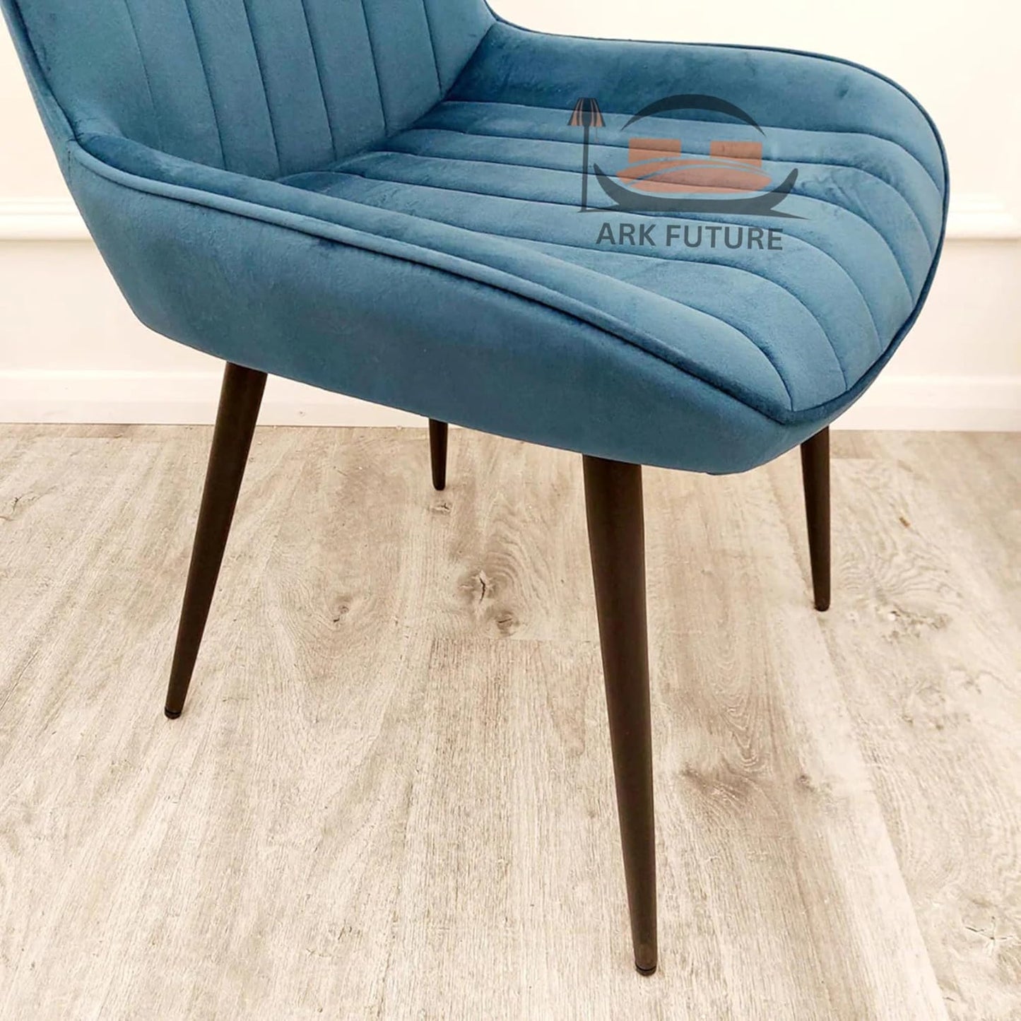 Dido Velvet Dining Chairs – Set of 4, Modern Design with Sturdy Legs