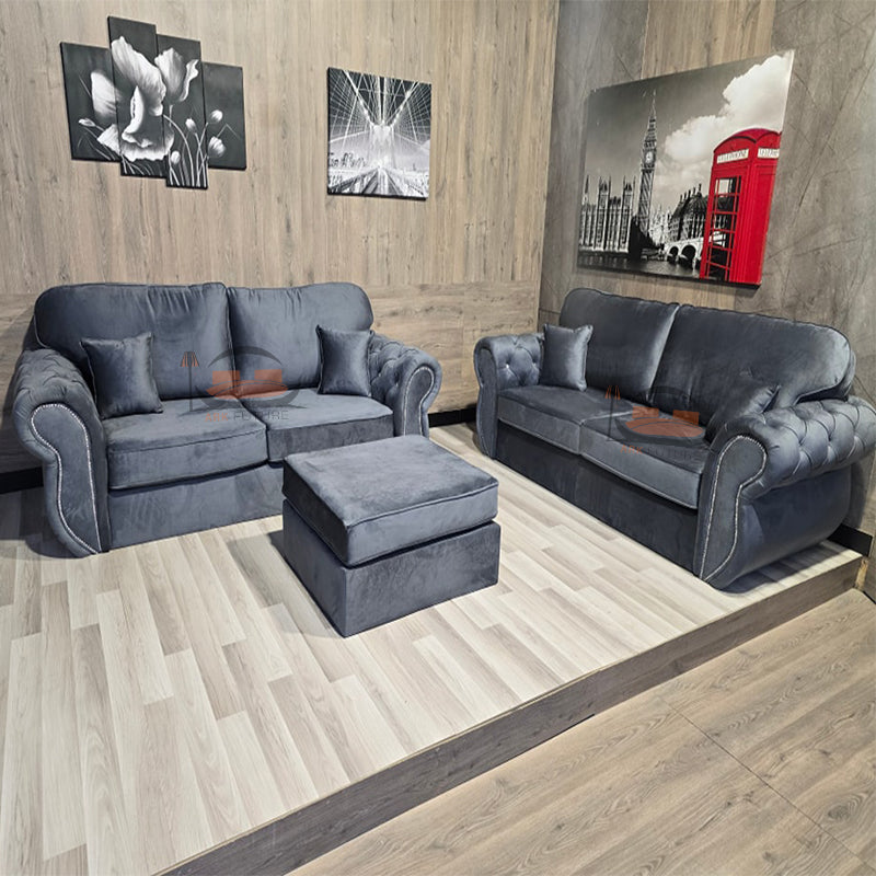 Palardy upholstered Sofa in Chesterfield Design