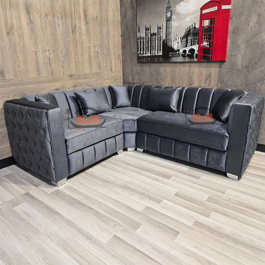 Dimmitt Chesterfield Design Sofa in Plush Velvet