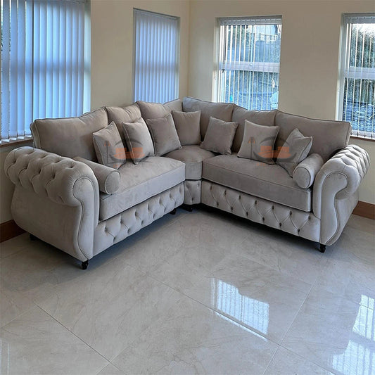 Lily Chesterfield Design Plush Velvet Sofa